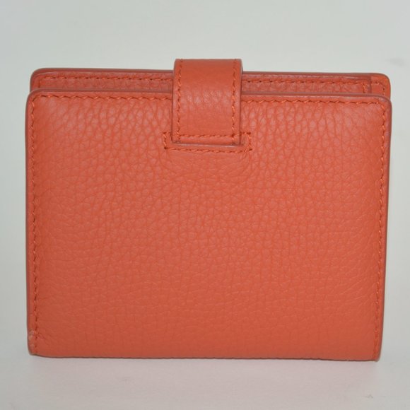 NWT BURBERRY  SOFT LEATHER LAKESIDE BI - FOLD WALLET - Picture 2 of 9